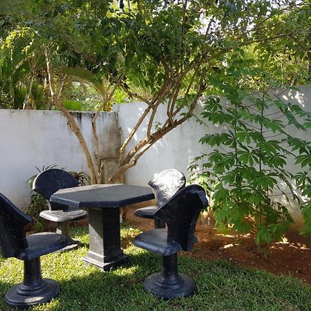 My Whales Guest House Banduramulla Екстер'єр фото
