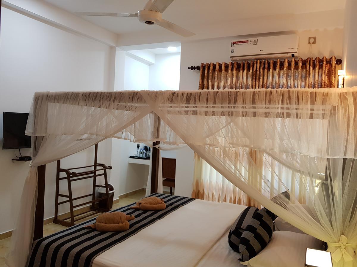 My Whales Guest House Banduramulla Екстер'єр фото