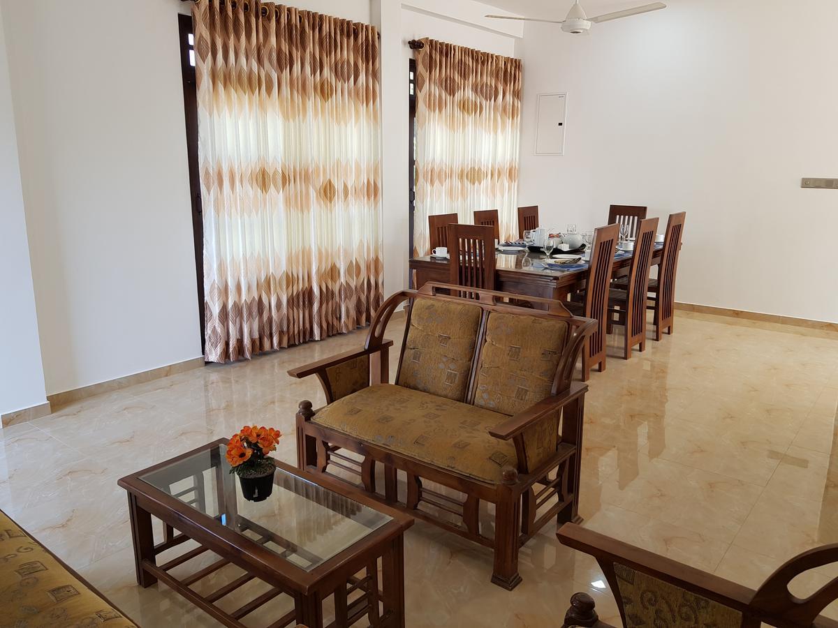My Whales Guest House Banduramulla Екстер'єр фото