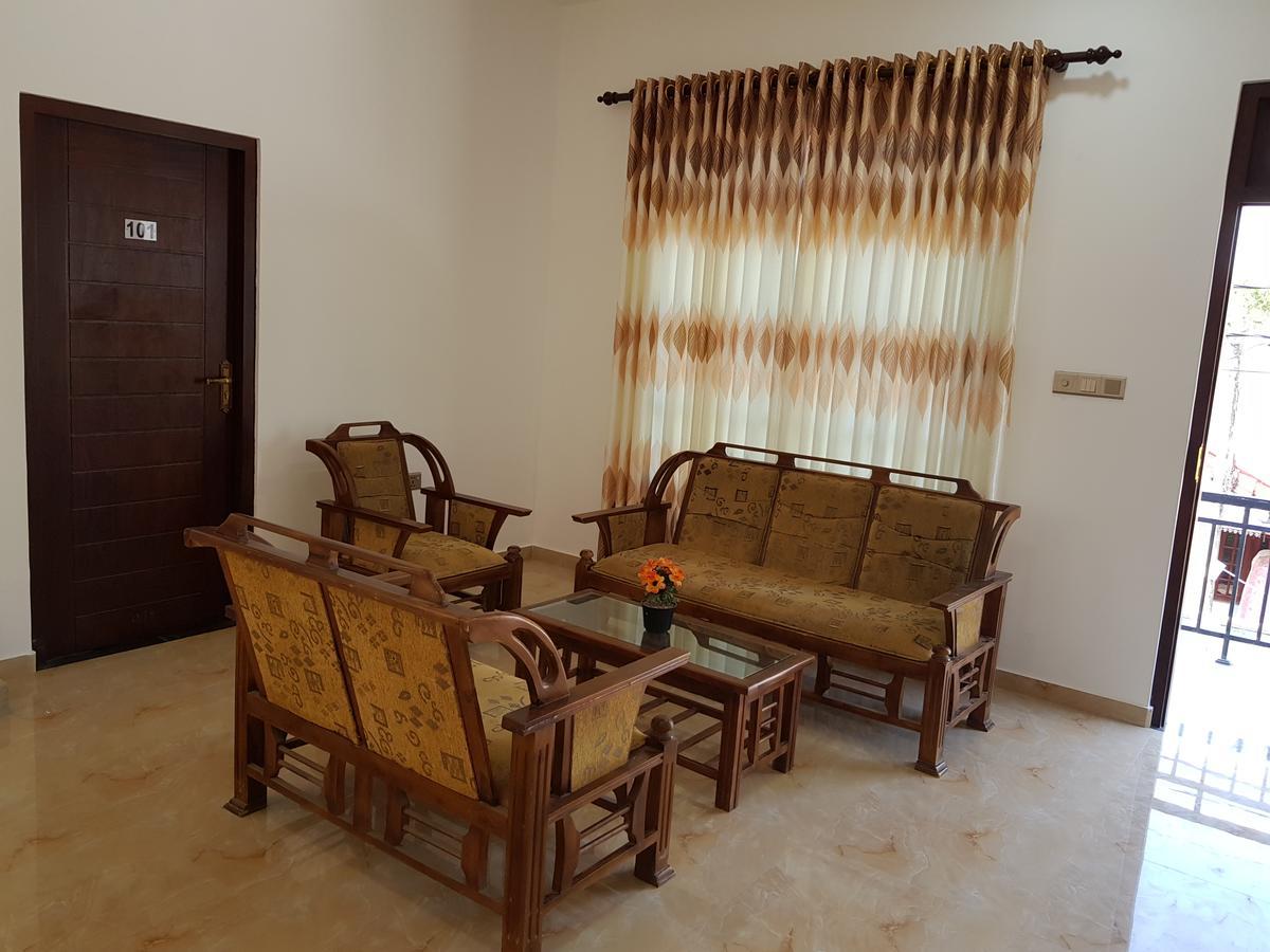 My Whales Guest House Banduramulla Екстер'єр фото