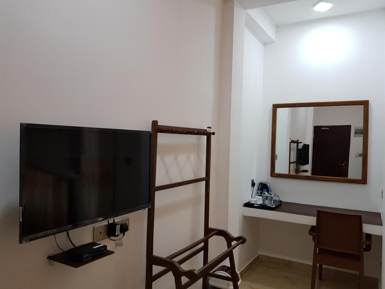 My Whales Guest House Banduramulla Екстер'єр фото